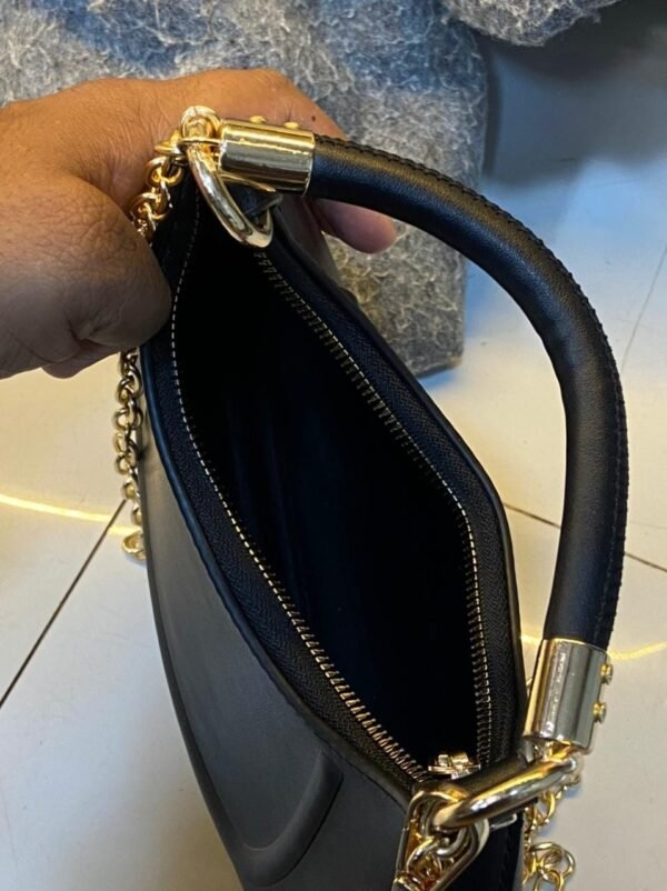 Imported Handbag With Classy Look - Image 5